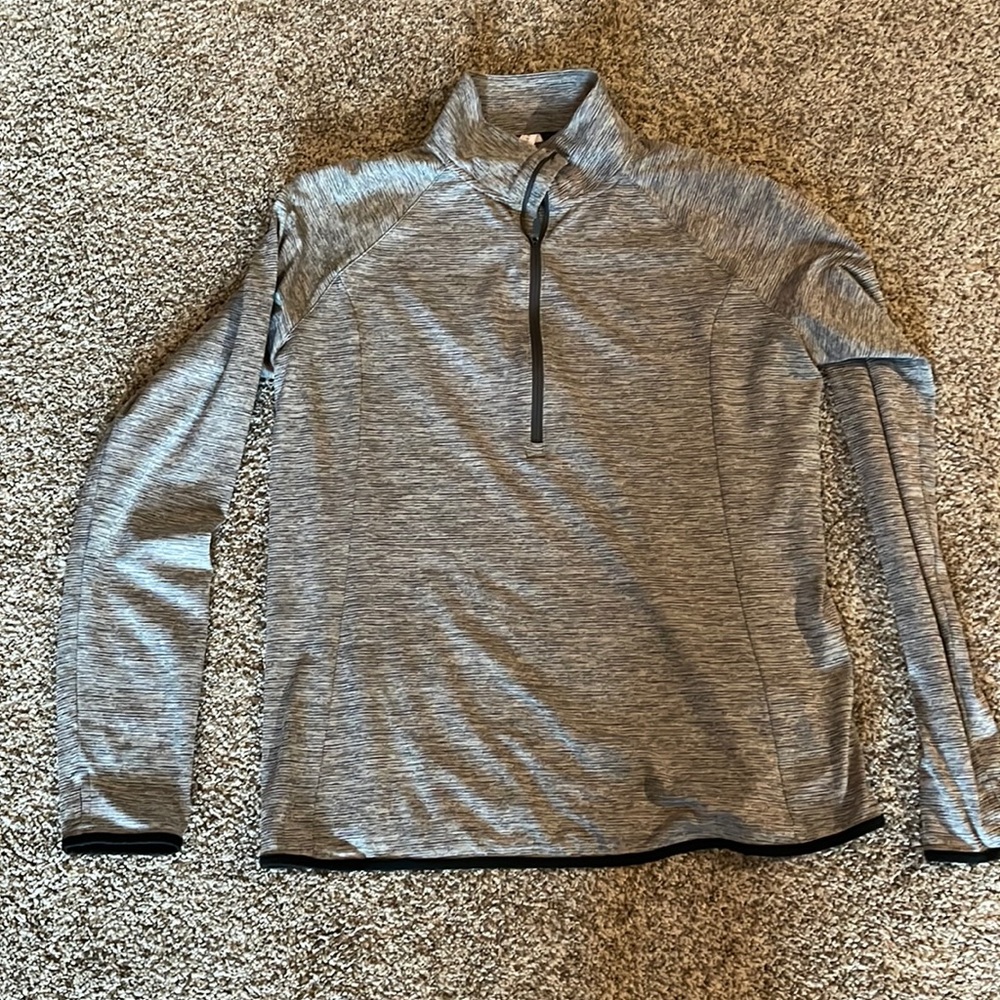 Womens XL Under Armour heatgear zip up